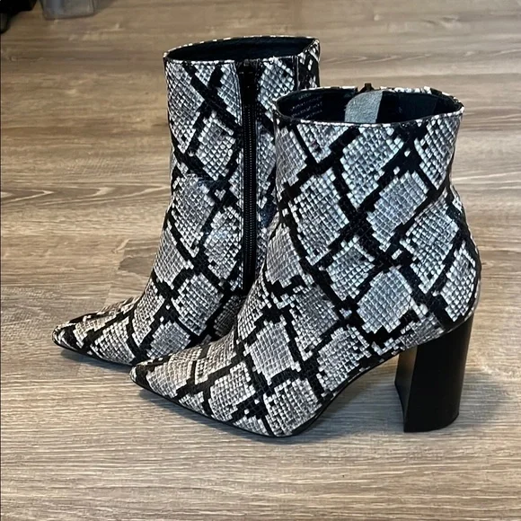 Jeffrey Campbell Shoes Jeffrey Campbell Raven Snake Print
